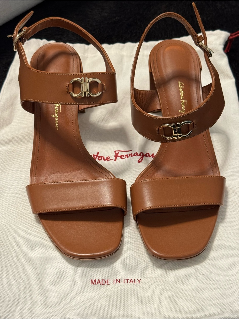 Salvatore Ferragamo Gancini Logo-Plaque Leather Block Heel Sandals - Picture 2 of 6